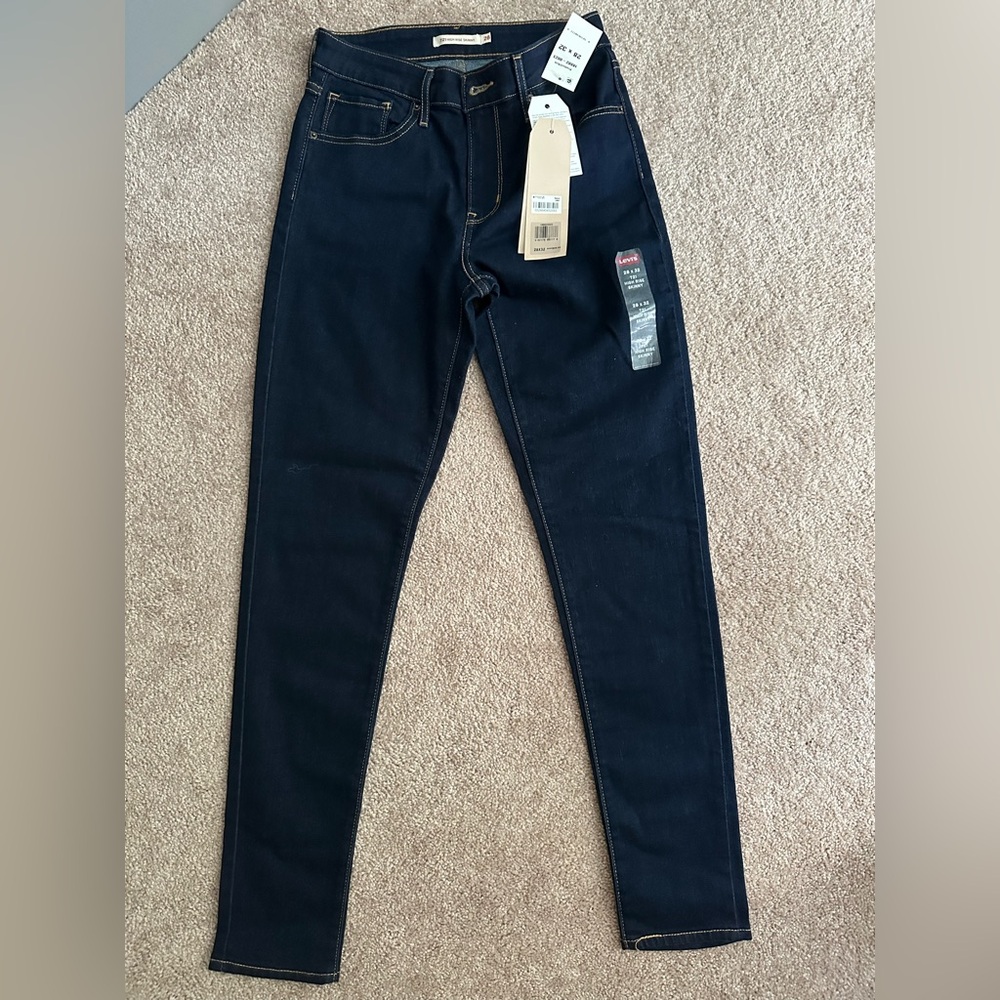 NWT** Levi's 721 High Rise Skinny Jeans size‎ 28